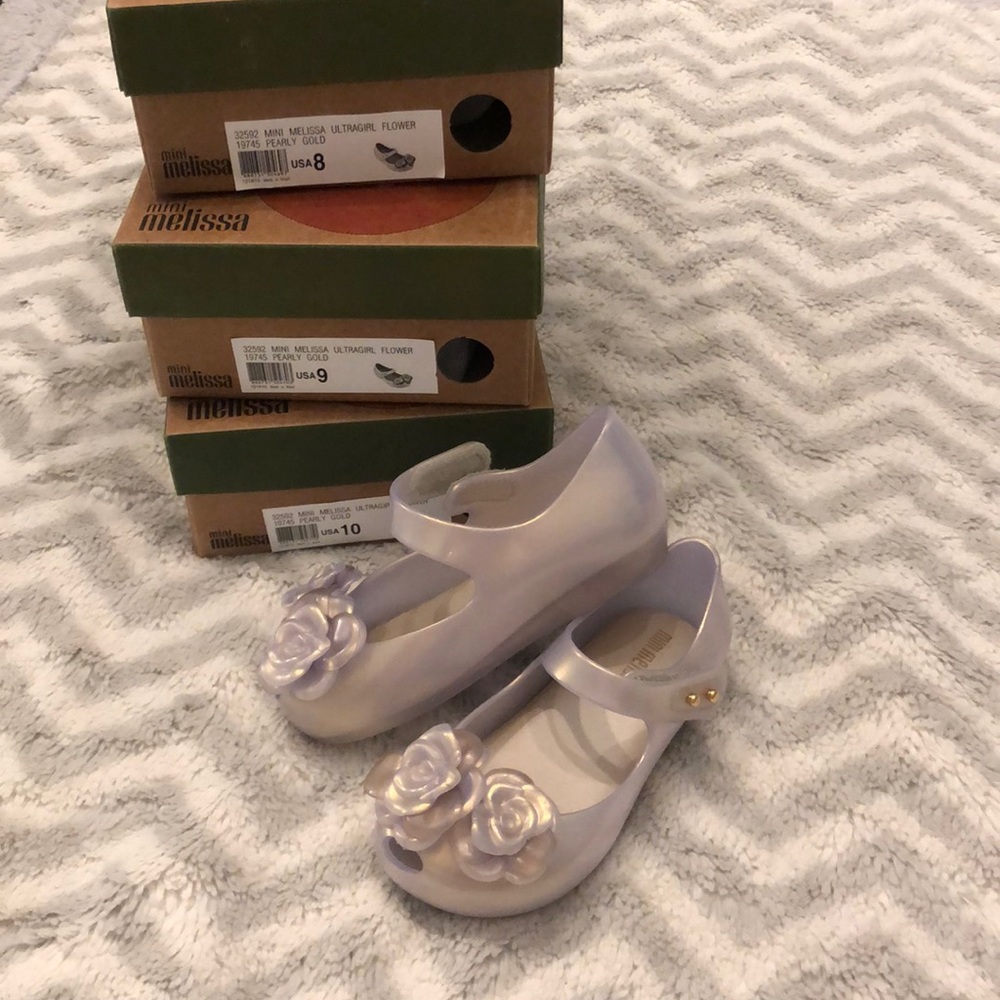 Mini Melissa Ultragirl Flower in Pearly Gold